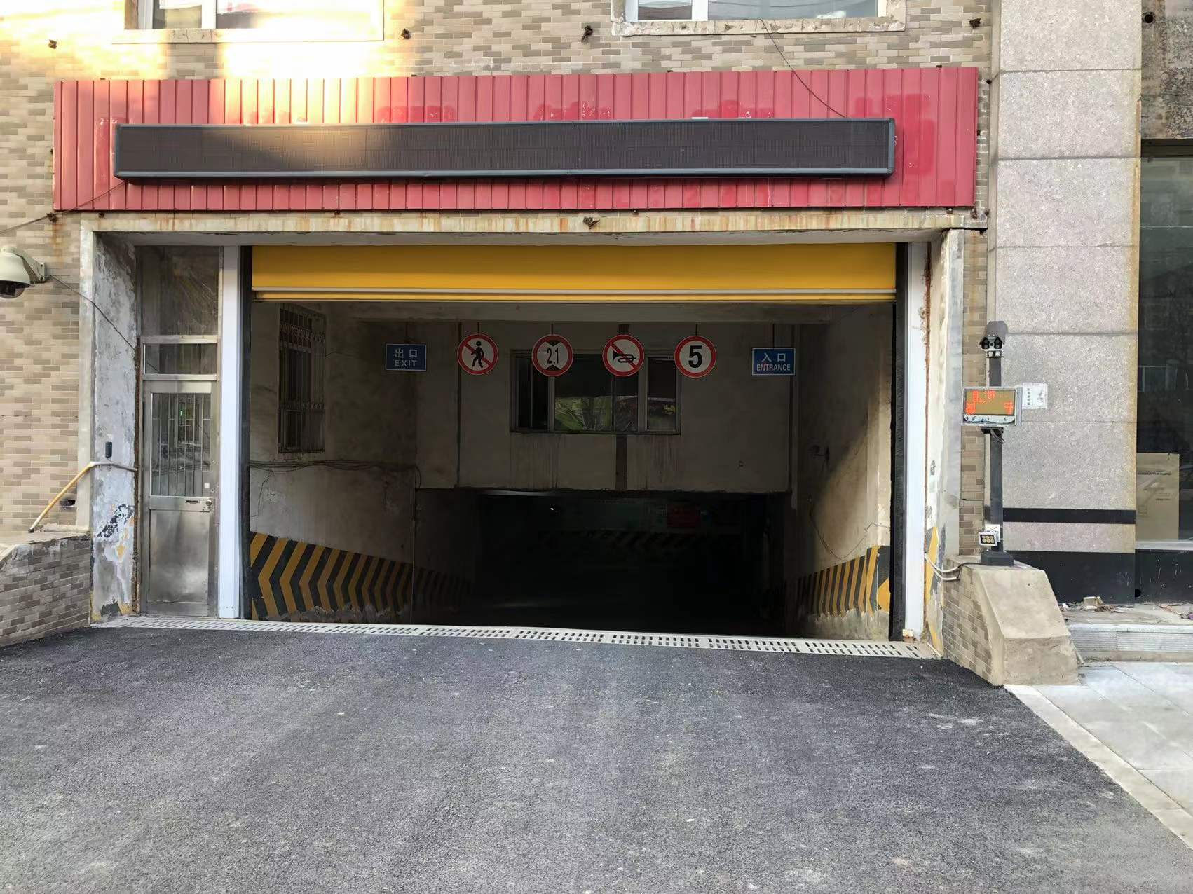 沈陽(yáng)東北大學(xué)小區(qū)車(chē)牌識(shí)別改造防偽相機(jī)13998203311