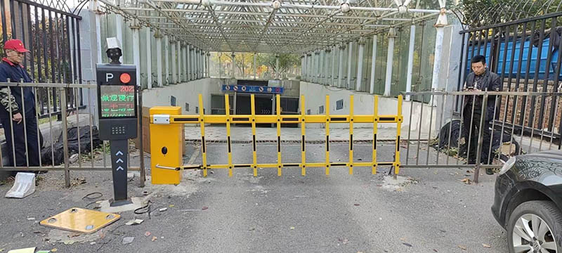 沈陽大東區(qū)某高檔小區(qū)地下車庫車牌識別車輛管理系統(tǒng)安裝調(diào)試完畢