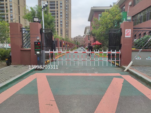 沈北朝陽(yáng)一校安裝道閘車牌識(shí)別系統(tǒng)13998203311