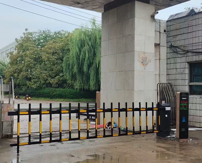 沈陽某工廠門口柵欄道閘車牌識(shí)別系統(tǒng)
